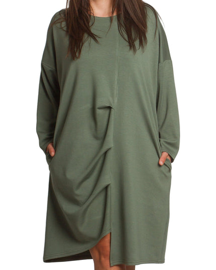 Χαλαρό πράσινο φόρεμα με τσέπες και ασύμμετρες πιέτες