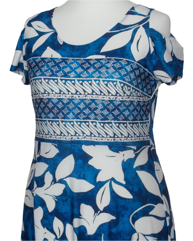 Μακρύ αέρινο φόρεμα με ανοικτούς ώμους και λουλούδια