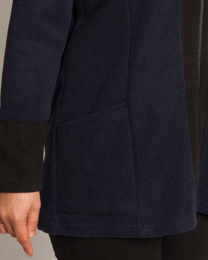 Γυναικεία ζακέτα σε μεγάλα μεγέθη σε σκούρο μπλε