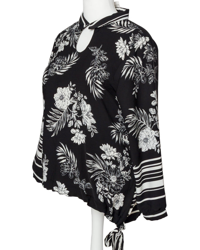 Πουκάμισο σε μεγάλα μεγέθη με φλοράλ σχέδιο και V ντεκολτέ