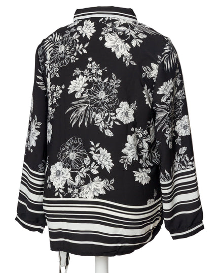 Πουκάμισο σε μεγάλα μεγέθη με φλοράλ σχέδιο και V ντεκολτέ