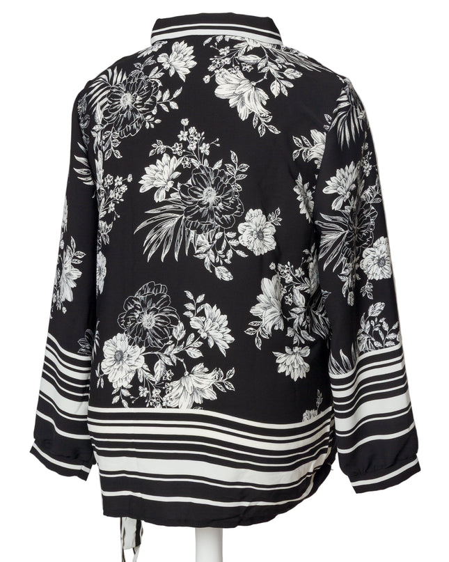 Πουκάμισο σε μεγάλα μεγέθη με φλοράλ σχέδιο και V ντεκολτέ