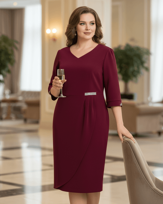 Επίσημο μπορντό φόρεμα σε ίσια γραμμή plus size