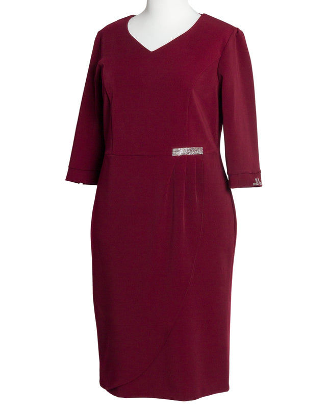 Επίσημο μπορντό φόρεμα σε ίσια γραμμή plus size