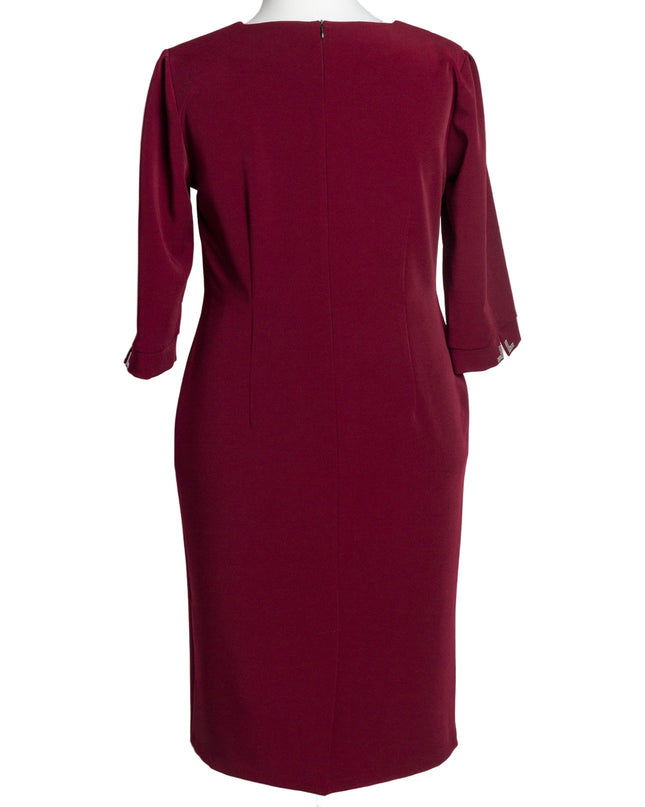 Επίσημο μπορντό φόρεμα σε ίσια γραμμή plus size