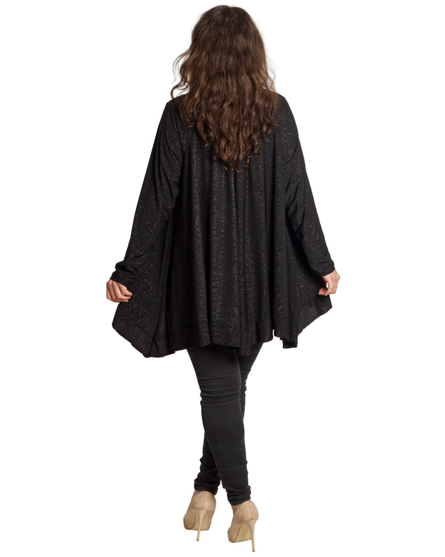 Ελαφριά μαύρη τουνίκ με ανάγλυφο και κομψή άνεση