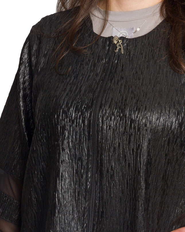 Μαύρο γυναικείο σακάκι με γυαλιστερή υφή σε μεγάλα μεγέθη