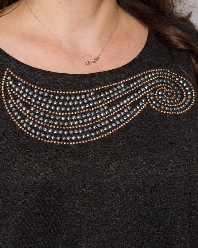 Κομψό γκρι φόρεμα με πέτρες και ίσια γραμμή