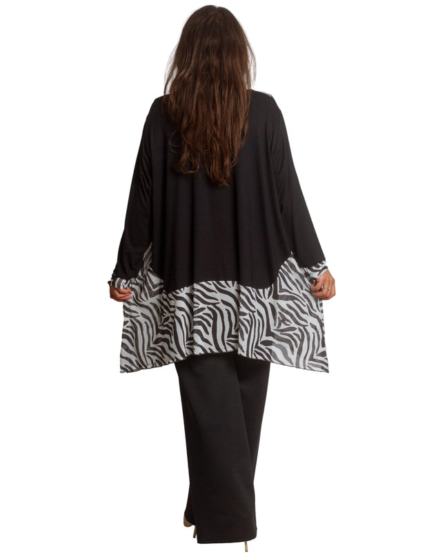Τουνίκ με zebra λεπτομέρειες σε μεγάλα μεγέθη