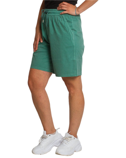 Κοντό σορτς με τσέπες, κορδόνι και άνετη γραμμή