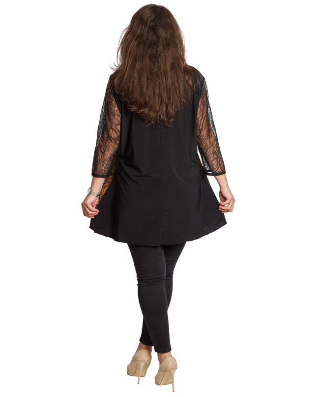 Κομψή τουνίκ με δαντελένια στοιχεία σε μεγάλο μέγεθος