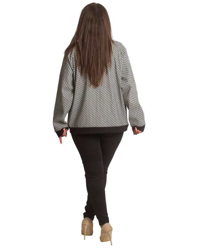 Στιλάτη ζακέτα με γεωμετρικό σχέδιο σε μεγάλα μεγέθη