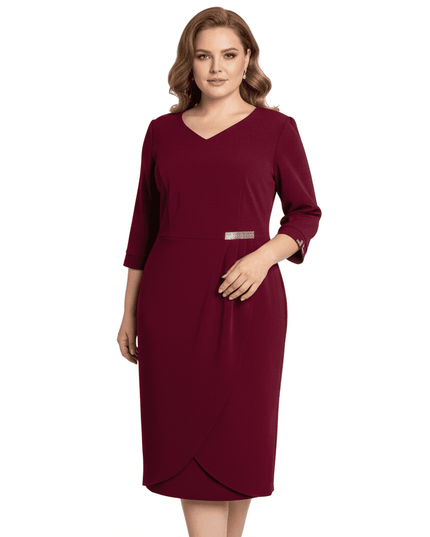 Επίσημο μπορντό φόρεμα σε ίσια γραμμή plus size