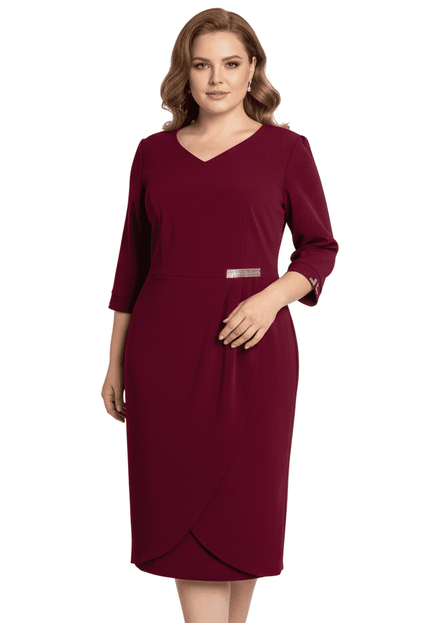 Επίσημο μπορντό φόρεμα σε ίσια γραμμή plus size