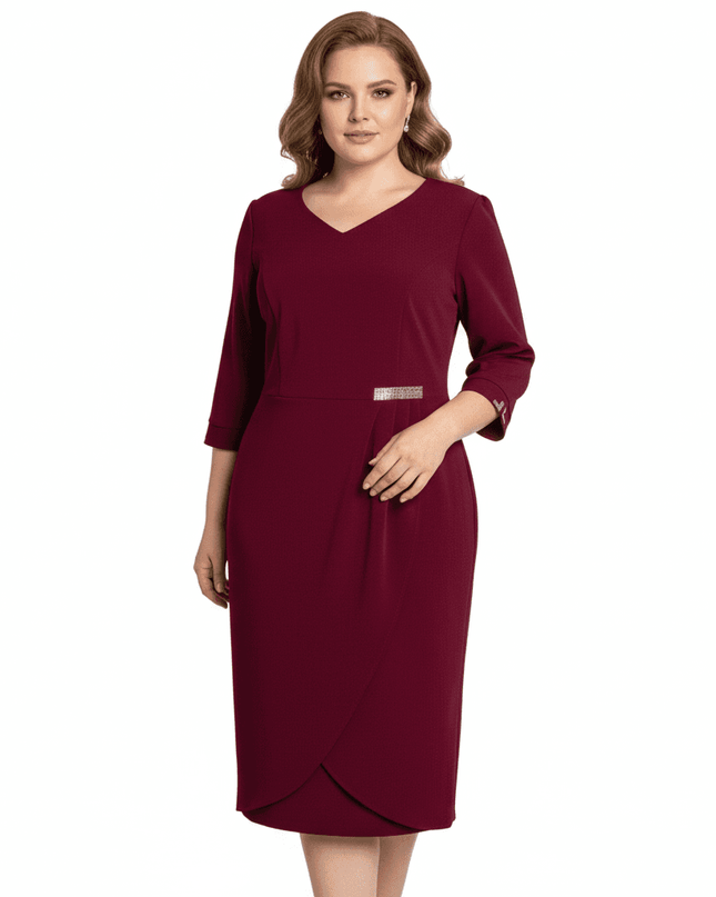Επίσημο μπορντό φόρεμα σε ίσια γραμμή plus size