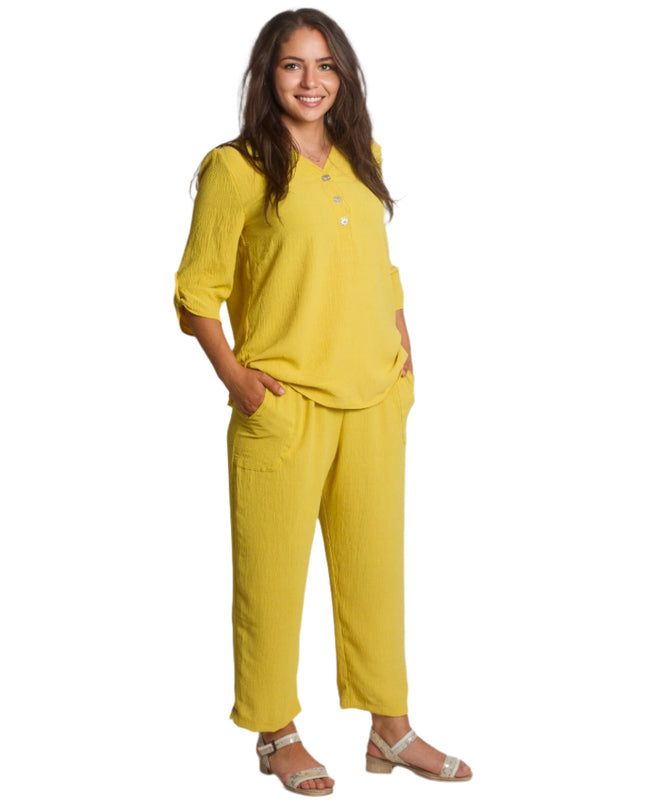 Κίτρινο πουκάμισο με V ντεκολτέ και διακοσμητικά κουμπιά