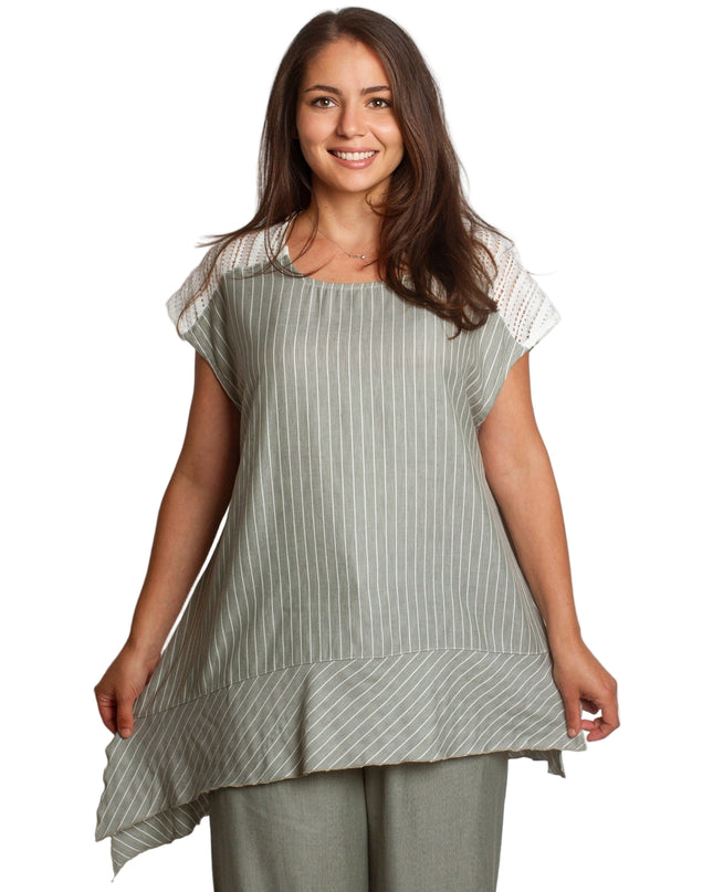 Γυναικείο λινό κοστούμι με άνετη γραμμή σε μεγάλα μεγέθη