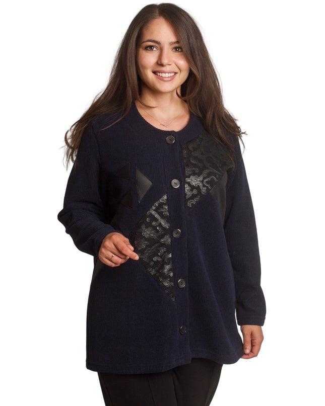 Ζακέτα σε σκούρο μπλέ με δερματίνη σε μεγάλα μεγέθη