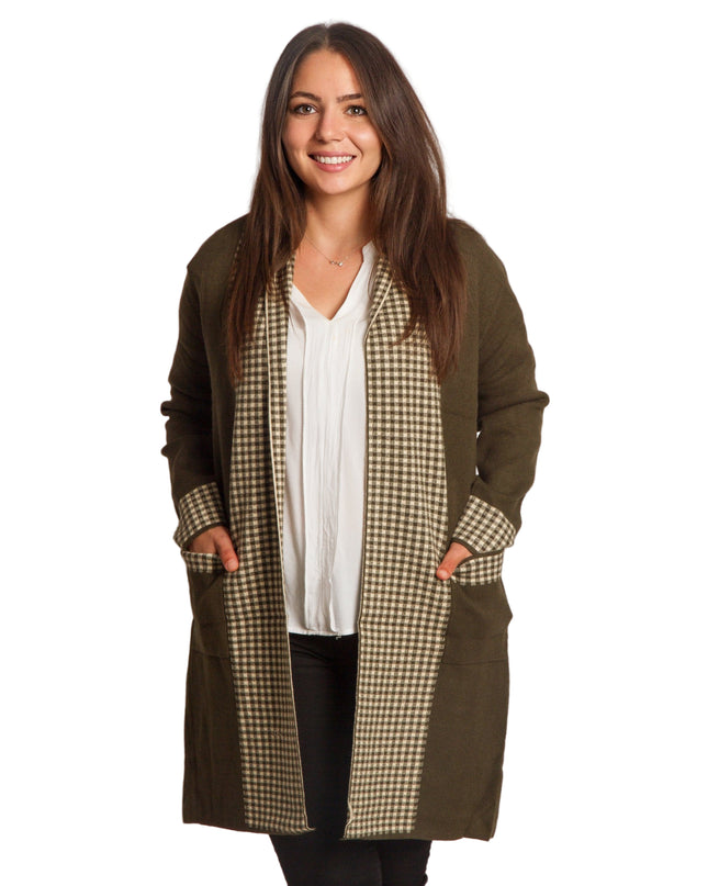 Μακριά ζακέτα με τσέπες και καρό λεπτομέρειες σε μεγάλα μεγέθη