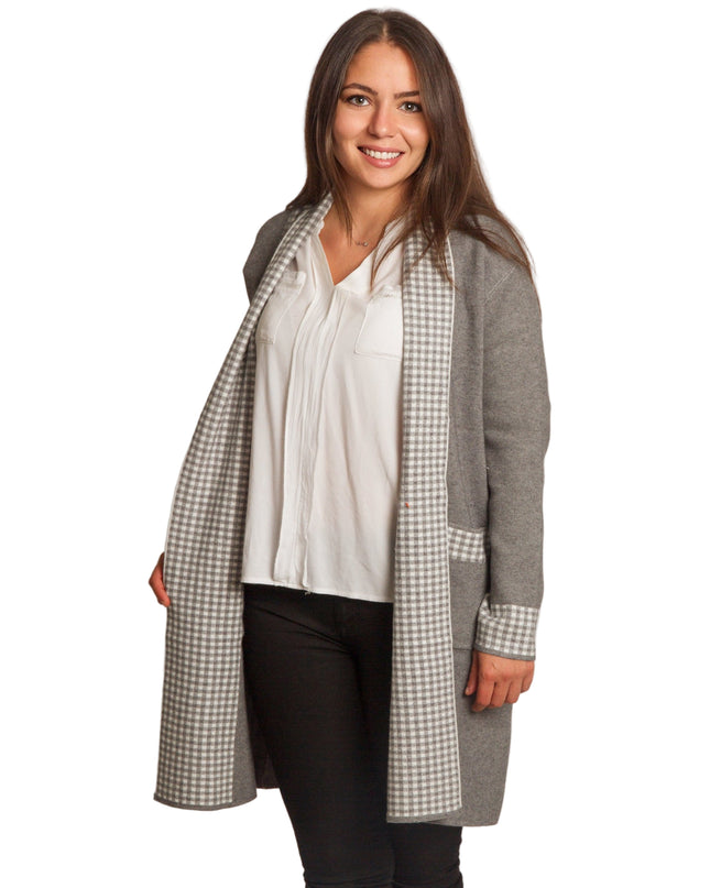 Γυναικεία ζακέτα σε γκρι χρώμα με καρό και τσέπες