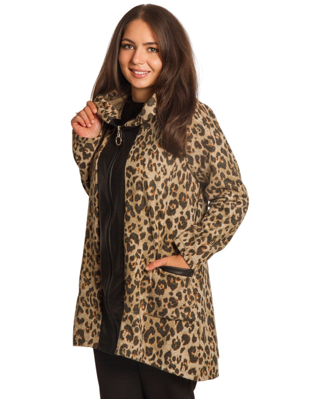 Γυναικεία ζακέτα σε μεγάλα μεγέθη με λεοπάρ λεπτομέρειες