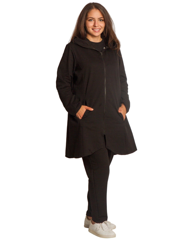 Μαύρη γυναικεία ζακέτα σε μεγάλα μεγέθη με κουκούλα