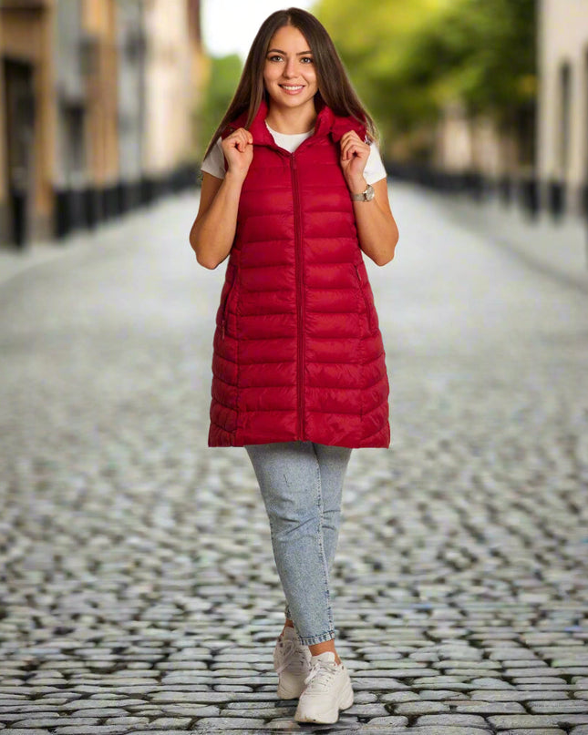 Κόκκινο γιλέκο με κουκούλα και τσέπες σε μεγάλα μεγέθη