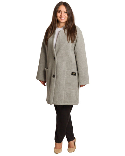 Ελαφρύ γκρι παλτό σε μεγάλα μεγέθη με εβαζέ γραμμή