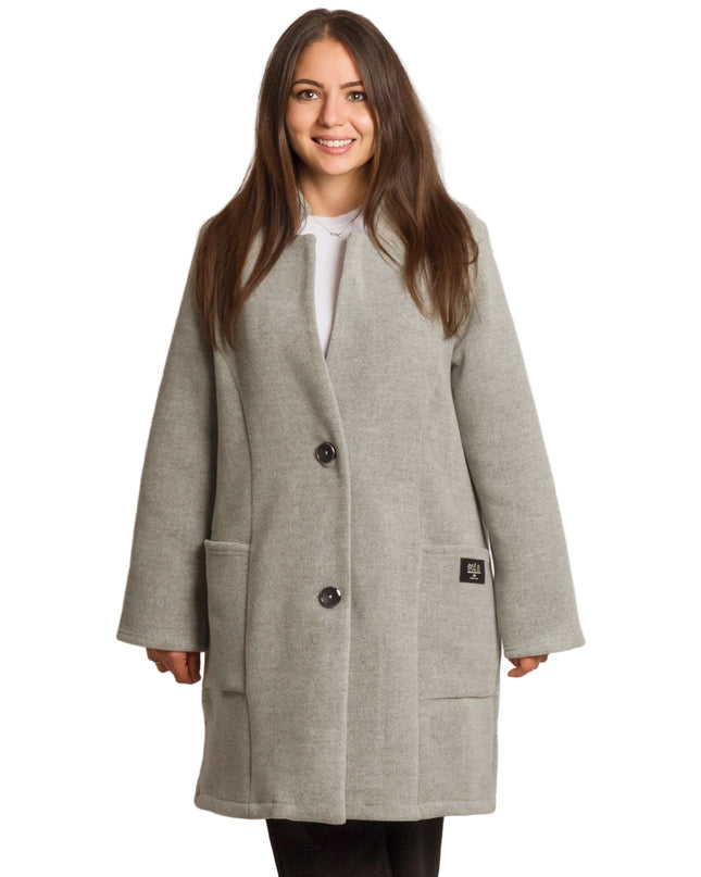 Ελαφρύ γκρι παλτό σε μεγάλα μεγέθη με εβαζέ γραμμή