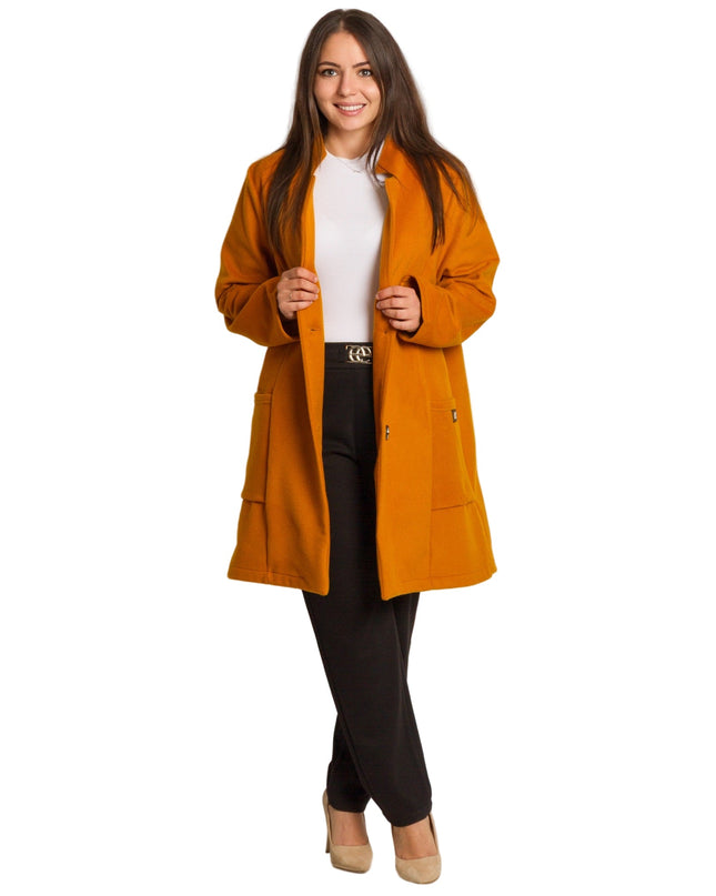 Ελαφρύ γυναικείο παλτό σε μεγάλα μεγέθη