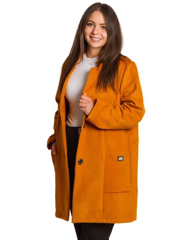 Ελαφρύ γυναικείο παλτό σε μεγάλα μεγέθη