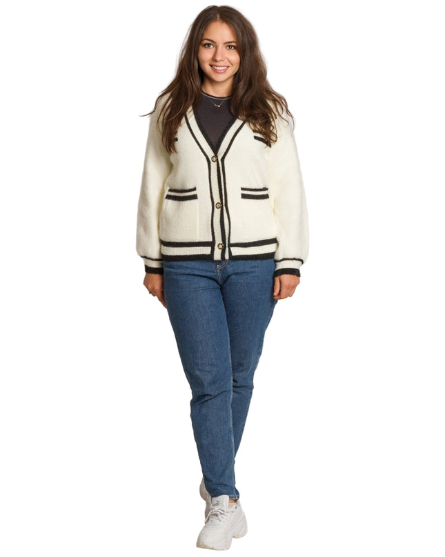 Λευκή ίσια ζακέτα με μαύρα τελειώματα σε μεγάλα μεγέθη