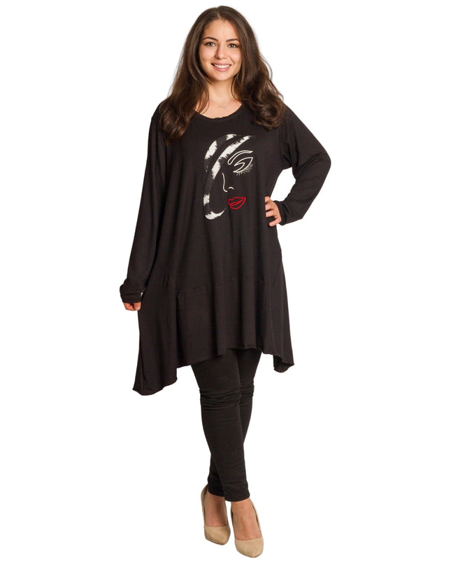 Μαύρη τουνίκ με κέντημα «Κυρία» σε άνετη γραμμή