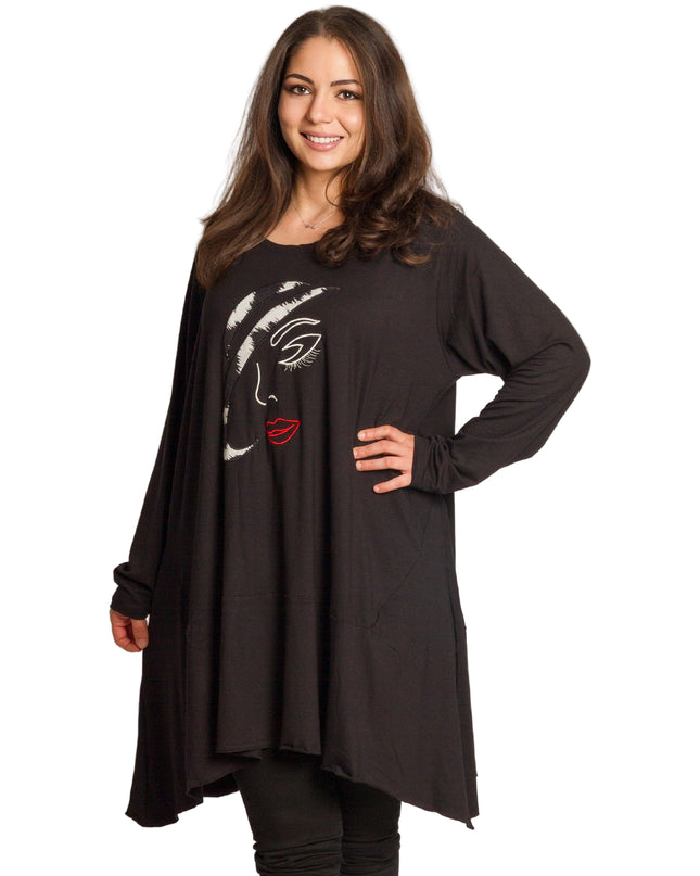 Μαύρη τουνίκ με κέντημα «Κυρία» σε άνετη γραμμή