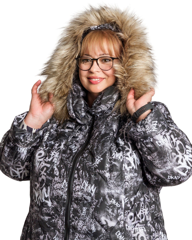 Κομψό ασπρόμαυρο μπουφάν με φερμουάρ σε μεγάλα μεγέθη