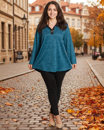 Πετρόλ τουνίκ με γιακά και V ντεκολτέ σε μεγάλα μεγέθη