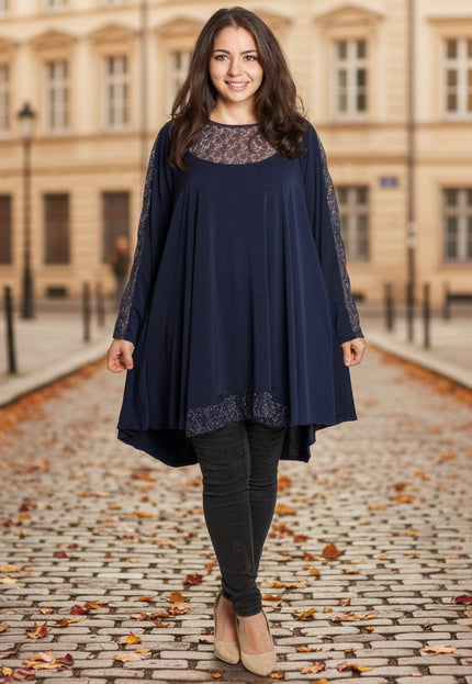 Κομψή μπλε τουνίκ με πουά plus size