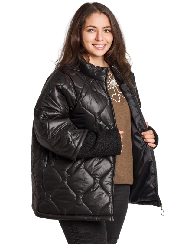 Μαύρο γυναικείο μπουφάν με ίσια γραμμή και φερμουάρ