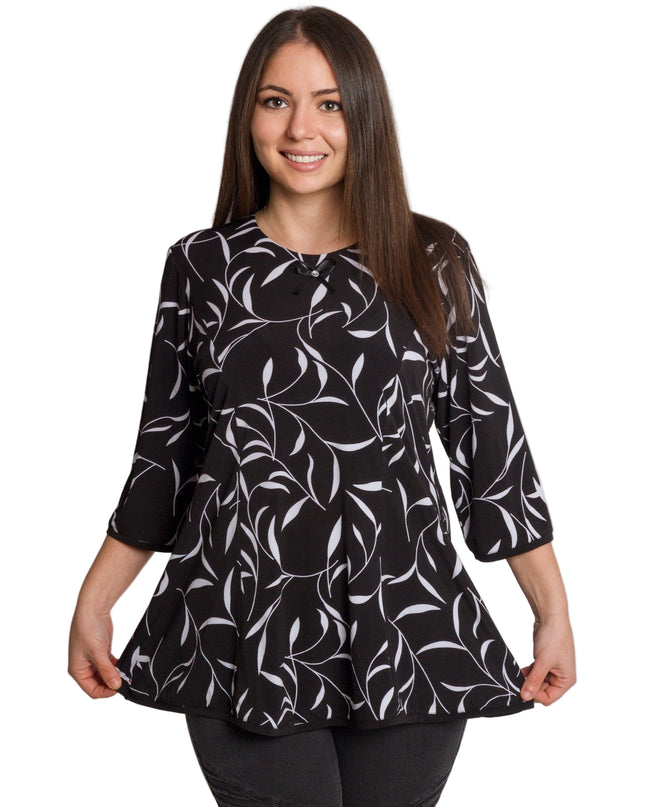 Μαύρη φαρδιά τουνίκ με λευκά λουλούδια και 3/4 μανίκια