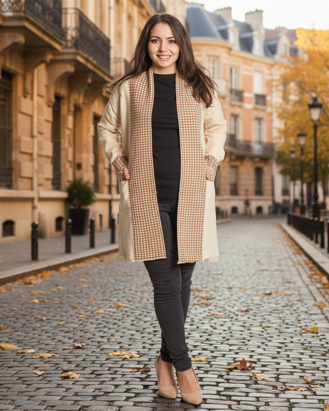 Μπεζ ζακέτα χωρίς κουμπιά με τσέπες και καρό λεπτομέρειες