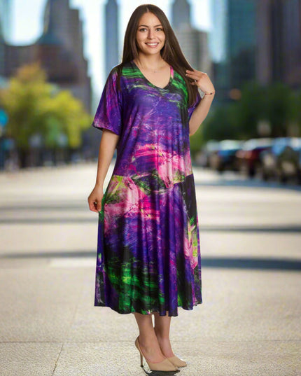 Μακρύ φόρεμα σε άνετη γραμμή με V ντεκολτέ και print