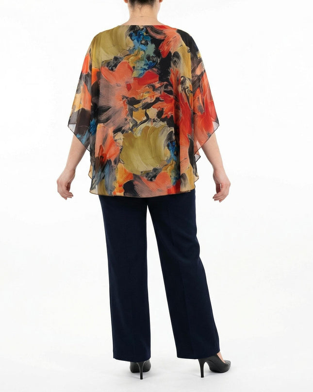 Πίσω όψη από επίσημη τουνίκ με αέρινη σιφόν και πολύχρωμο αφηρημένο σχέδιο, σε άνετη γραμμή για μεγάλα μεγέθη.