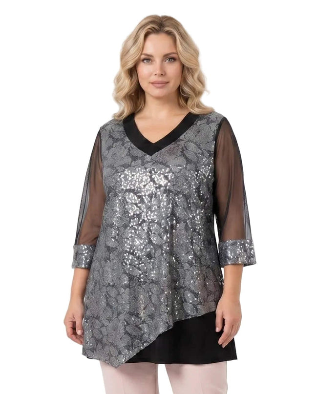 Επίσημη μαύρη τουνίκ plus size με ασημένιο πάνελ με παγιέτες, V λαιμόκοψη και τούλινα μανίκια, μπροστινή όψη σε λευκό φόντο.