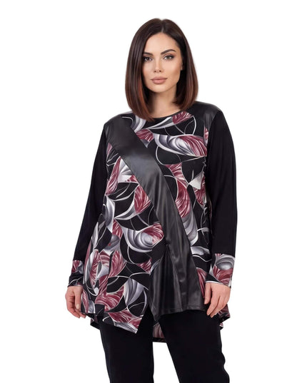 Επίσημη ριχτή τουνίκ plus size σε μαύρο χρώμα, με εμπριμέ μοτίβο και διαγώνια λεπτομέρεια δερματίνης, σε μπροστινή όψη.