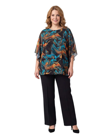 Επίσημη τουνίκ από σιφόν με αφηρημένο σχέδιο και φαρδιά μανίκια πεταλούδα για μεγάλα μεγέθη, σε ολόσωμη λήψη μπροστά.