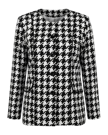 Επίσημο γυναικείο σακάκι με κλασικό σχέδιο πιε ντε πουλ σε ασπρόμαυρο χρώμα, ιδανικό για μεγάλα μεγέθη. Μπροστινή λήψη σε λευκό φόντο που αναδεικνύει τη στρογγυλή λαιμόκοψη και τα κουμπιά.