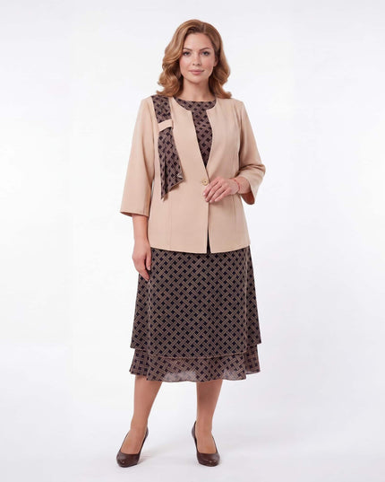 Επίσημο γυναικείο σετ με φόρεμα και σακάκι σε μπεζ