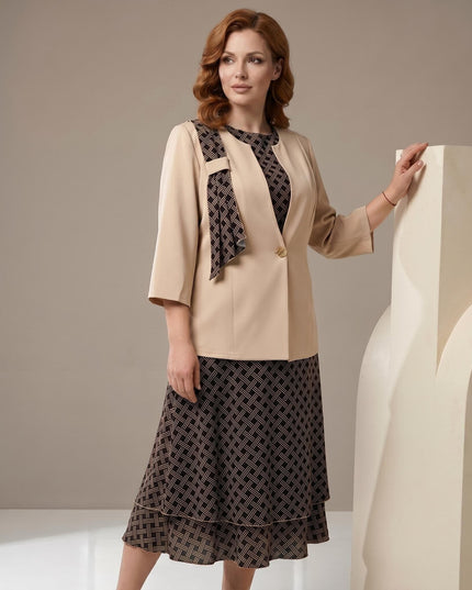 Επίσημο γυναικείο σετ με φόρεμα και σακάκι σε μπεζ