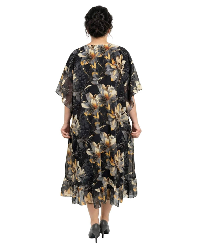 Πίσω όψη από επίσημο μαύρο φόρεμα σιφόν με φλοράλ σχέδιο και φαρδιά μανίκια. Αέρινη plus size γραμμή με βολάν στο τελείωμα, ιδανική για επίσημες εκδηλώσεις.