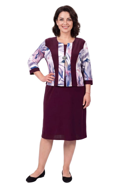 Επίσημο plus size μάξι φόρεμα μπορντό με αφηρημένο μοτίβο και καρφίτσα